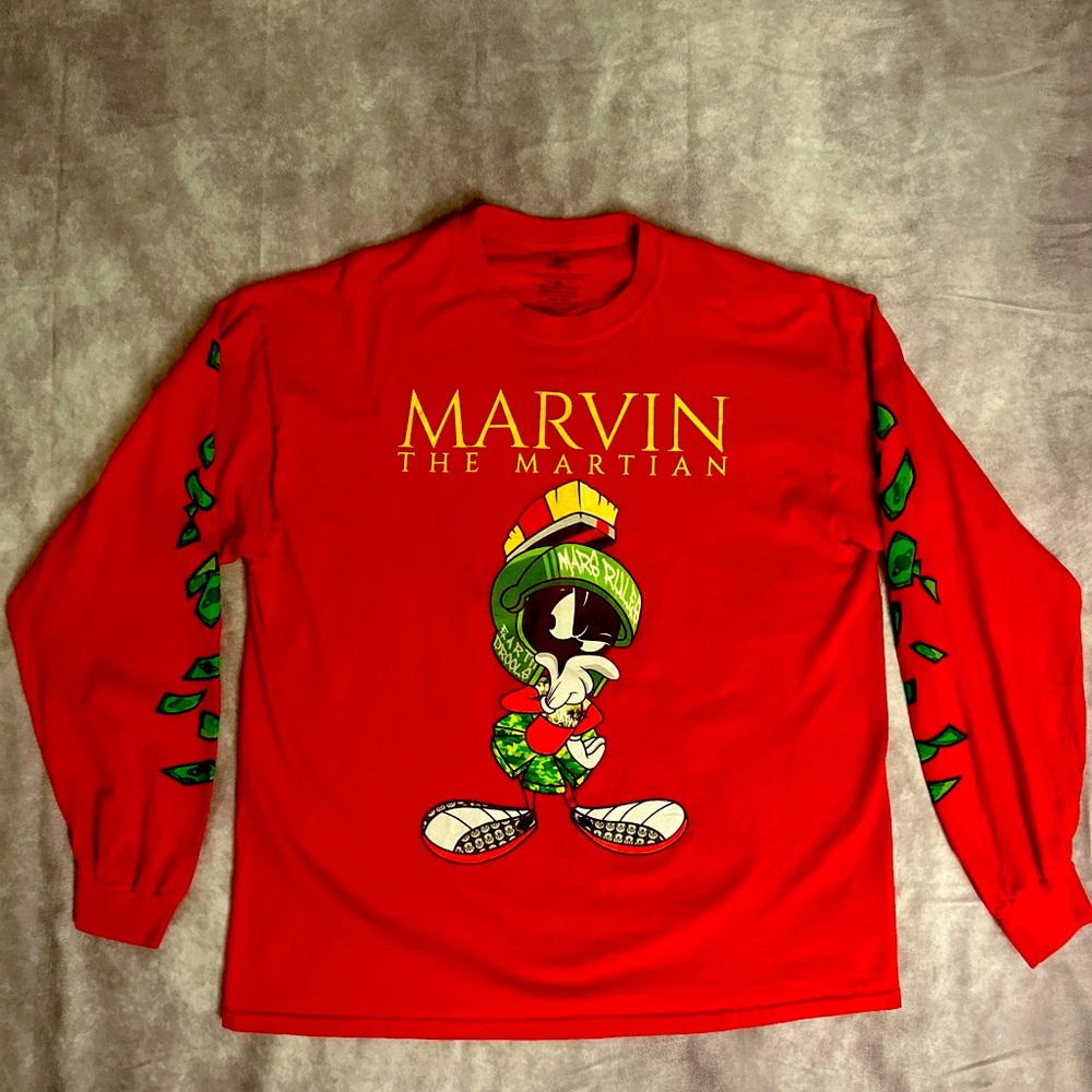 Looney Tunes long sleeve T-Shirt, red color in size XL